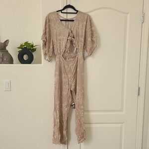 YIREH Tan Jumpsuit Floral Watercolor Nude Beige Brown Flutter Sleeves Medium